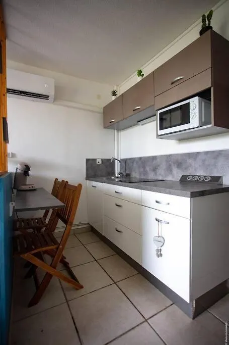 Apartment Studio Mer A Vue Avec Citerne D'Eau Le Gosier