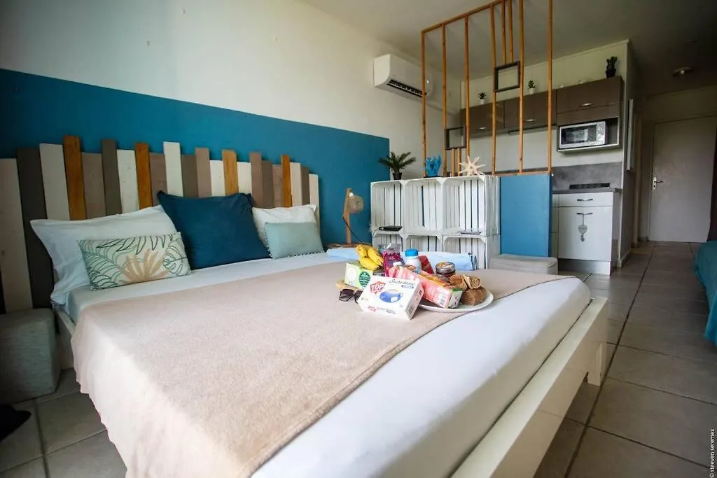 Apartment Studio Mer A Vue Avec Citerne D'Eau Le Gosier  Guadeloupe