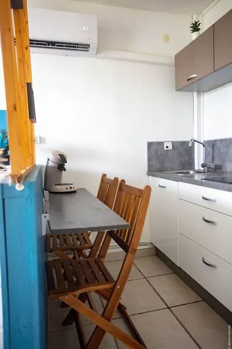 Apartment Studio Mer A Vue Avec Citerne D'Eau Le Gosier
